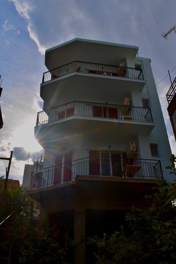 Bob'S Apartments Tolón Eksteriør bilde